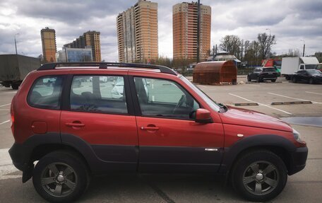 Chevrolet Niva I рестайлинг, 2017 год, 780 000 рублей, 3 фотография