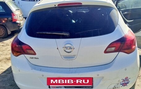 Opel Astra J, 2012 год, 690 000 рублей, 2 фотография