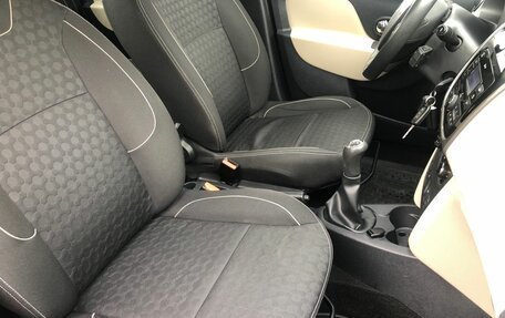 Renault Logan II, 2017 год, 925 000 рублей, 10 фотография