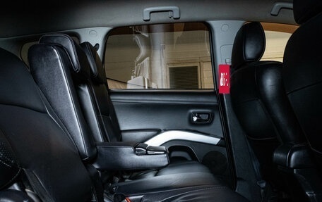 Mitsubishi Outlander III рестайлинг 3, 2010 год, 1 099 000 рублей, 11 фотография