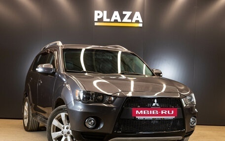 Mitsubishi Outlander III рестайлинг 3, 2010 год, 1 099 000 рублей, 2 фотография