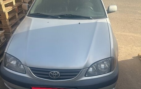 Toyota Avensis III рестайлинг, 2001 год, 210 000 рублей, 1 фотография