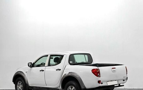 Mitsubishi L200 IV рестайлинг, 2011 год, 1 725 000 рублей, 4 фотография