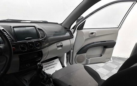 Mitsubishi L200 IV рестайлинг, 2011 год, 1 725 000 рублей, 8 фотография