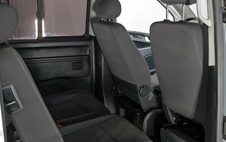 Volkswagen Caravelle T6 рестайлинг, 2016 год, 2 615 000 рублей, 11 фотография