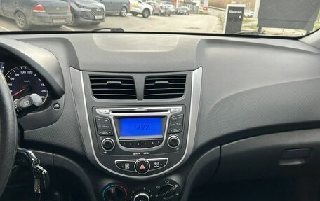 Hyundai Solaris II рестайлинг, 2013 год, 935 000 рублей, 9 фотография