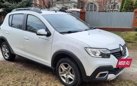 Renault Sandero II рестайлинг, 2021 год, 1 320 000 рублей, 2 фотография