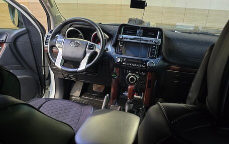 Toyota Land Cruiser Prado 150 рестайлинг 2, 2017 год, 4 950 000 рублей, 6 фотография