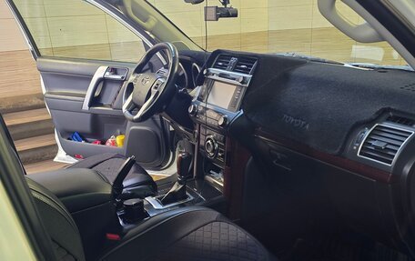 Toyota Land Cruiser Prado 150 рестайлинг 2, 2017 год, 4 950 000 рублей, 8 фотография