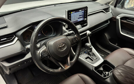 Toyota RAV4, 2022 год, 3 450 000 рублей, 13 фотография