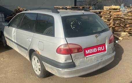 Toyota Avensis III рестайлинг, 2001 год, 210 000 рублей, 3 фотография