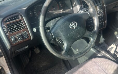 Toyota Avensis III рестайлинг, 2001 год, 210 000 рублей, 5 фотография