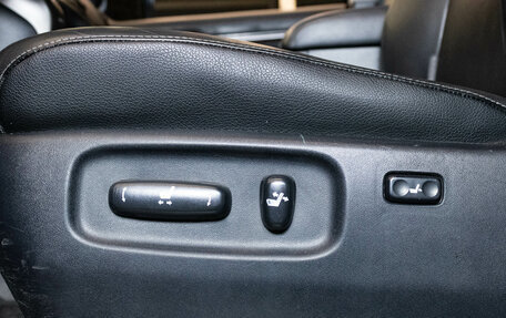 Toyota Land Cruiser 200, 2011 год, 2 899 000 рублей, 23 фотография