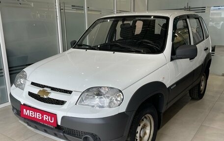 Chevrolet Niva I рестайлинг, 2015 год, 599 000 рублей, 1 фотография