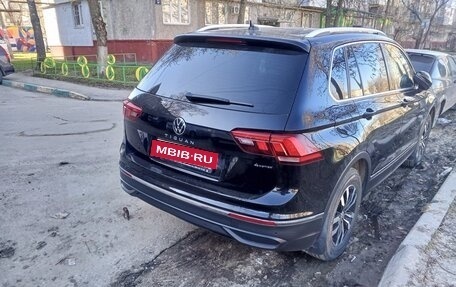 Volkswagen Tiguan II, 2021 год, 2 900 000 рублей, 3 фотография