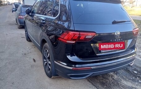 Volkswagen Tiguan II, 2021 год, 2 900 000 рублей, 4 фотография