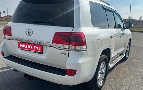 Toyota Land Cruiser 200, 2018 год, 7 050 000 рублей, 3 фотография