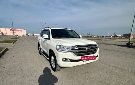 Toyota Land Cruiser 200, 2018 год, 7 050 000 рублей, 10 фотография