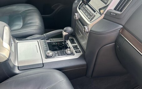 Toyota Land Cruiser 200, 2018 год, 7 050 000 рублей, 17 фотография