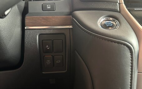 Toyota Land Cruiser 200, 2018 год, 7 050 000 рублей, 15 фотография