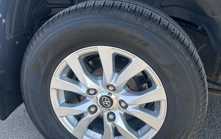 Toyota Land Cruiser 200, 2018 год, 7 050 000 рублей, 22 фотография