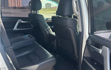 Toyota Land Cruiser 200, 2018 год, 7 050 000 рублей, 23 фотография