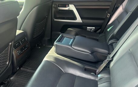 Toyota Land Cruiser 200, 2018 год, 7 050 000 рублей, 29 фотография