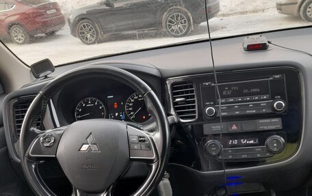 Mitsubishi Outlander III рестайлинг 3, 2016 год, 9 фотография