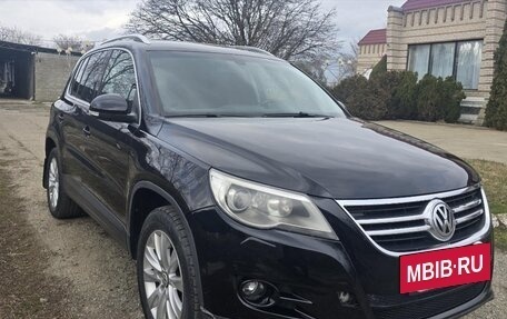 Volkswagen Tiguan I, 2010 год, 988 000 рублей, 2 фотография
