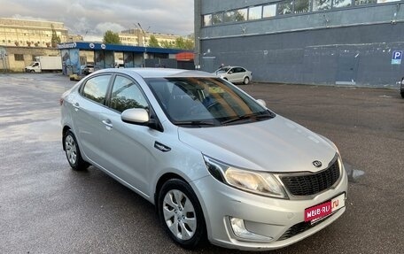 KIA Rio III рестайлинг, 2013 год, 1 050 000 рублей, 2 фотография