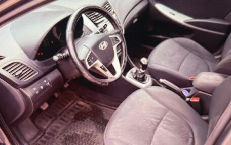 Hyundai Solaris II рестайлинг, 2011 год, 870 000 рублей, 6 фотография