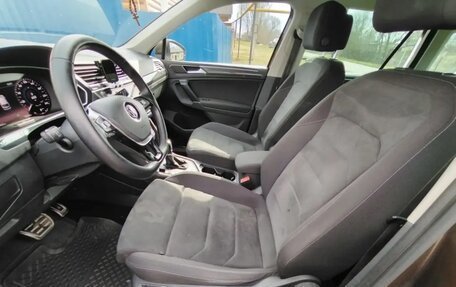 Volkswagen Tiguan II, 2018 год, 2 700 000 рублей, 5 фотография