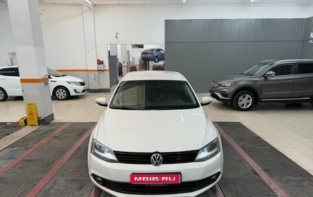 Volkswagen Jetta VI, 2012 год, 999 000 рублей, 3 фотография