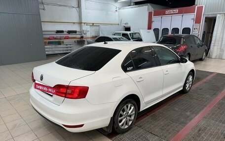 Volkswagen Jetta VI, 2012 год, 999 000 рублей, 2 фотография