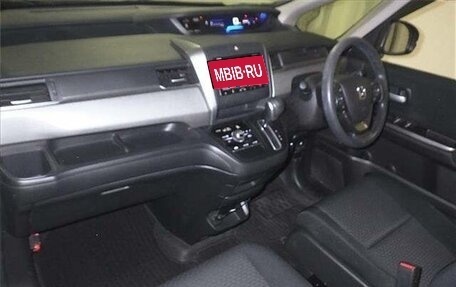 Honda Freed II, 2017 год, 1 455 000 рублей, 6 фотография