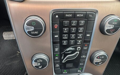 Volvo V40 Cross Country I, 2016 год, 1 799 999 рублей, 10 фотография