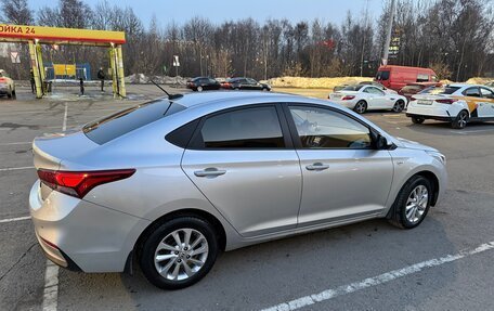 Hyundai Solaris II рестайлинг, 2017 год, 1 150 000 рублей, 4 фотография