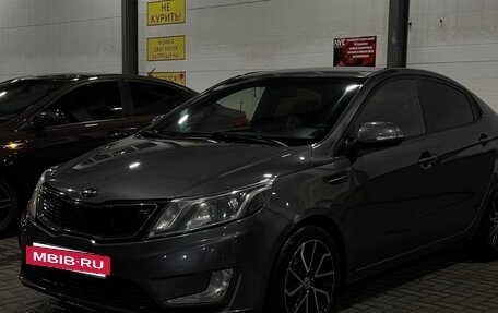 KIA Rio III рестайлинг, 2013 год, 860 000 рублей, 10 фотография