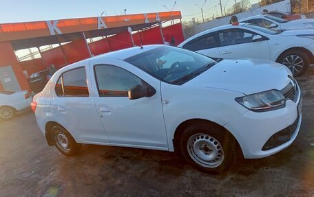 Renault Logan II, 2018 год, 579 000 рублей, 5 фотография