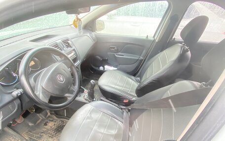 Renault Logan II, 2018 год, 579 000 рублей, 10 фотография