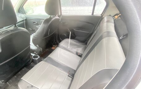 Renault Logan II, 2018 год, 579 000 рублей, 11 фотография