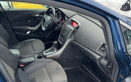 Opel Astra J, 2011 год, 499 999 рублей, 11 фотография