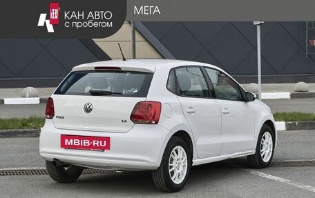 Volkswagen Polo VI (EU Market), 2013 год, 867 000 рублей, 2 фотография