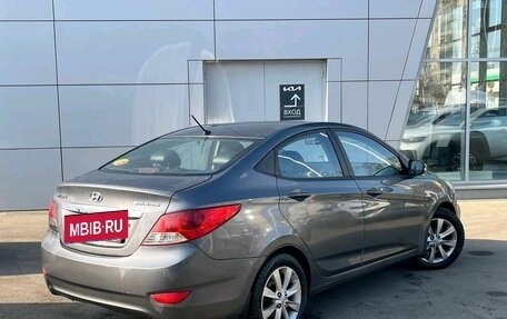 Hyundai Solaris II рестайлинг, 2011 год, 599 000 рублей, 2 фотография