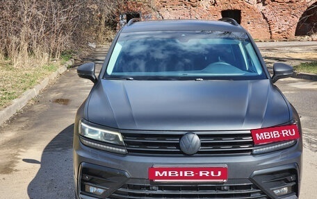 Volkswagen Tiguan II, 2020 год, 3 200 000 рублей, 2 фотография