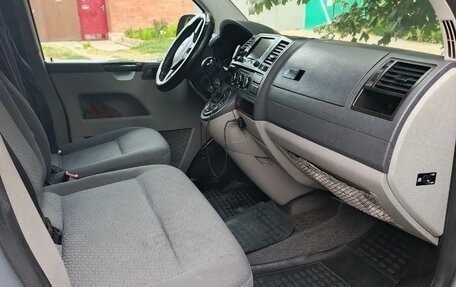 Volkswagen Caravelle T5, 2010 год, 1 390 000 рублей, 4 фотография