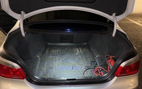 BMW 5 серия, 2006 год, 850 000 рублей, 13 фотография