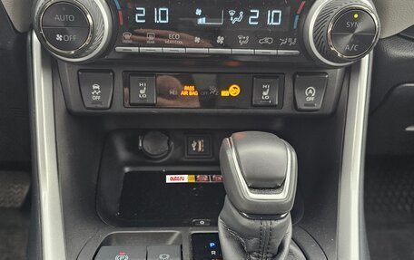 Toyota RAV4, 2023 год, 4 800 000 рублей, 5 фотография