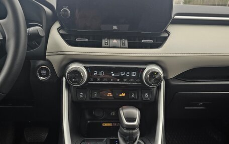 Toyota RAV4, 2023 год, 4 800 000 рублей, 8 фотография