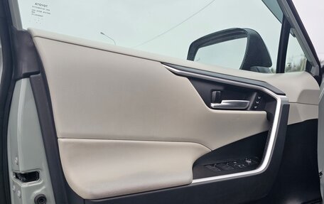 Toyota RAV4, 2023 год, 4 800 000 рублей, 12 фотография